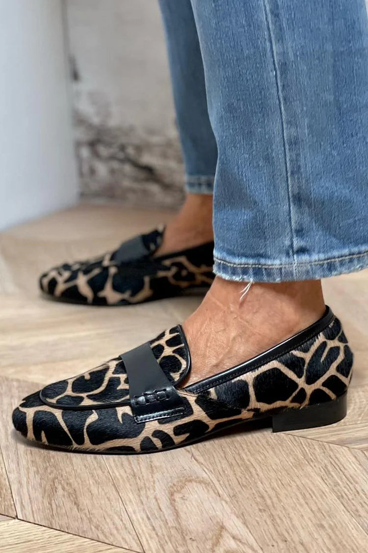 JUSTYNA | Przytulne i stylowe loafersy z motywem krowim